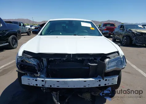 2020 Chrysler 300 Touring из США, поврежденный, VIN 2C3CCAAG2LH120327